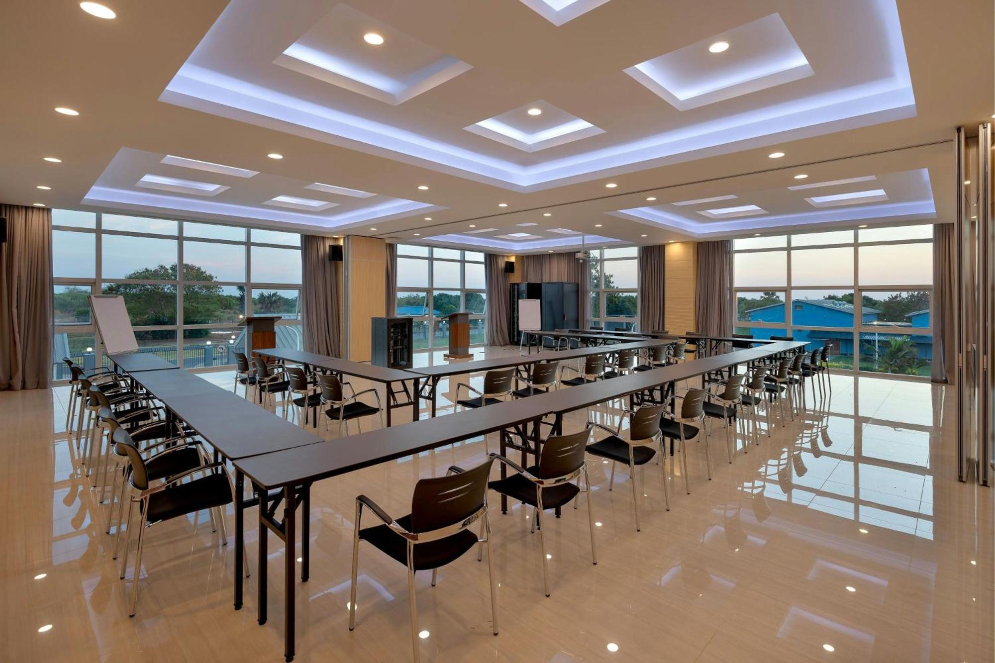 Protea Hotel By Marriott Lusaka International Airport Eksteriør bilde